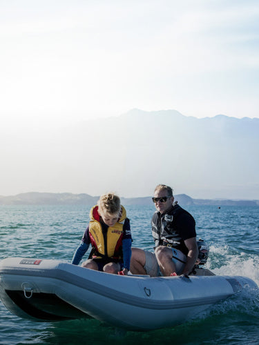 Highly efficient inflatable catamaran platform - True Kit